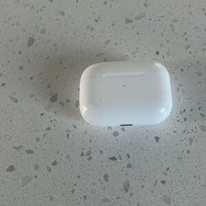 Airpods like new only used them less than a month